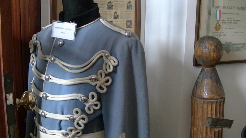 2° raduno a Salerno dal 28 al 29 settembre 2012 - foto...044 - visitiamo  il Museo della Caserma